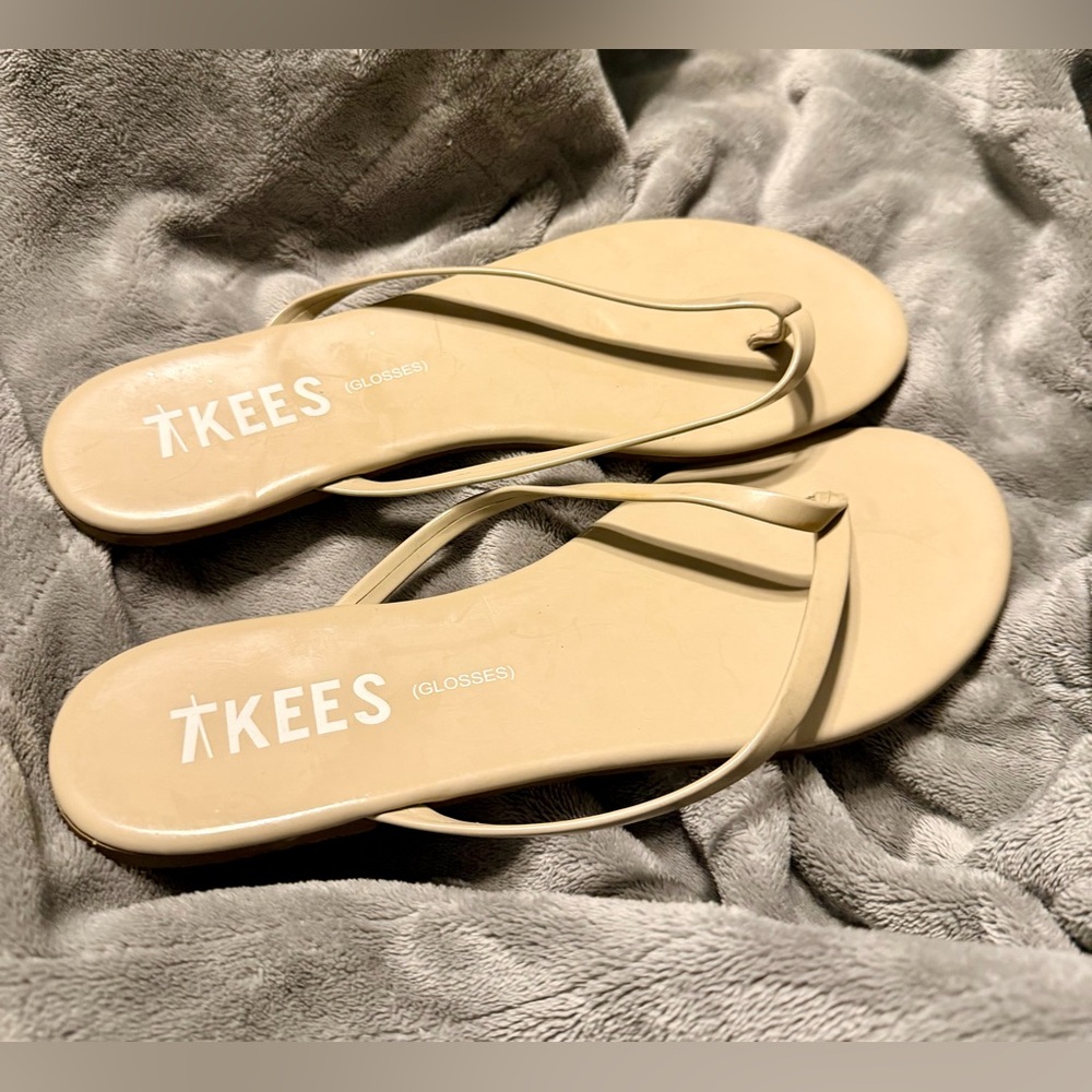 GUC TKEES Glosses Sandals in Nude/Light Tan